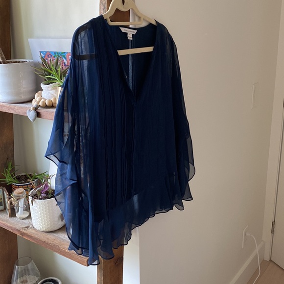 Flowy Navy Diane Von Furstenberg Top - Picture 3 of 9